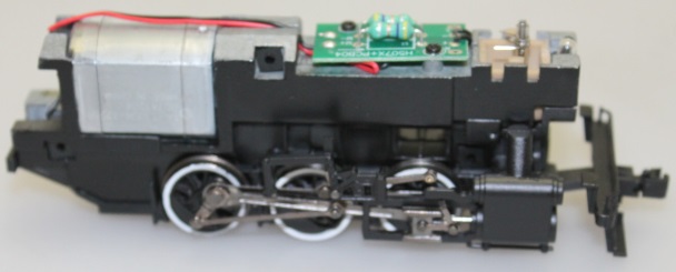 (image for) Complete Loco Chassis - Black w/ White Trim (HO 0-6-0)